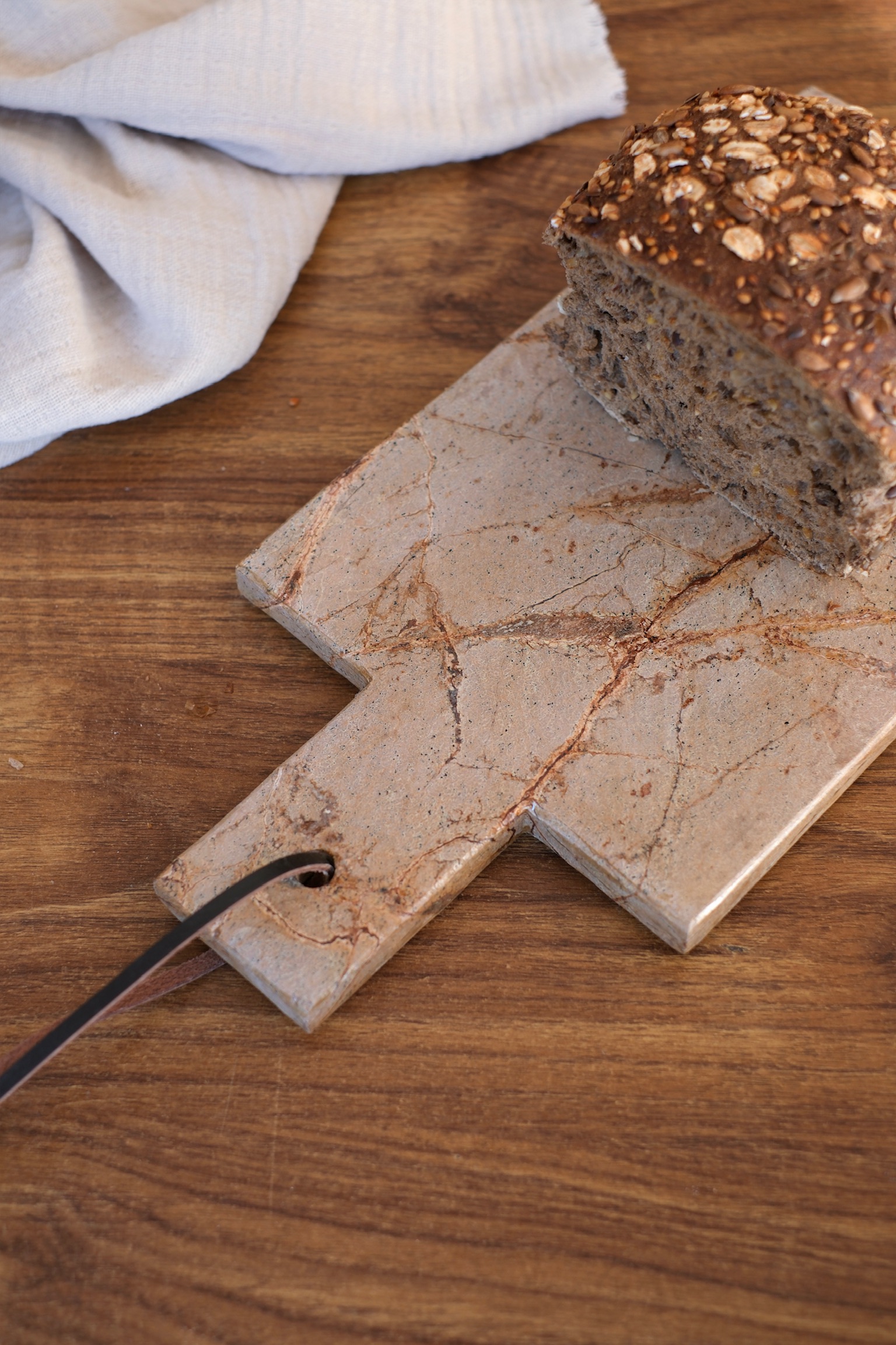 détail planche à découper en marbre