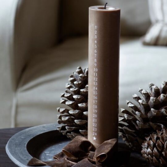 Bougie de l'avent marron