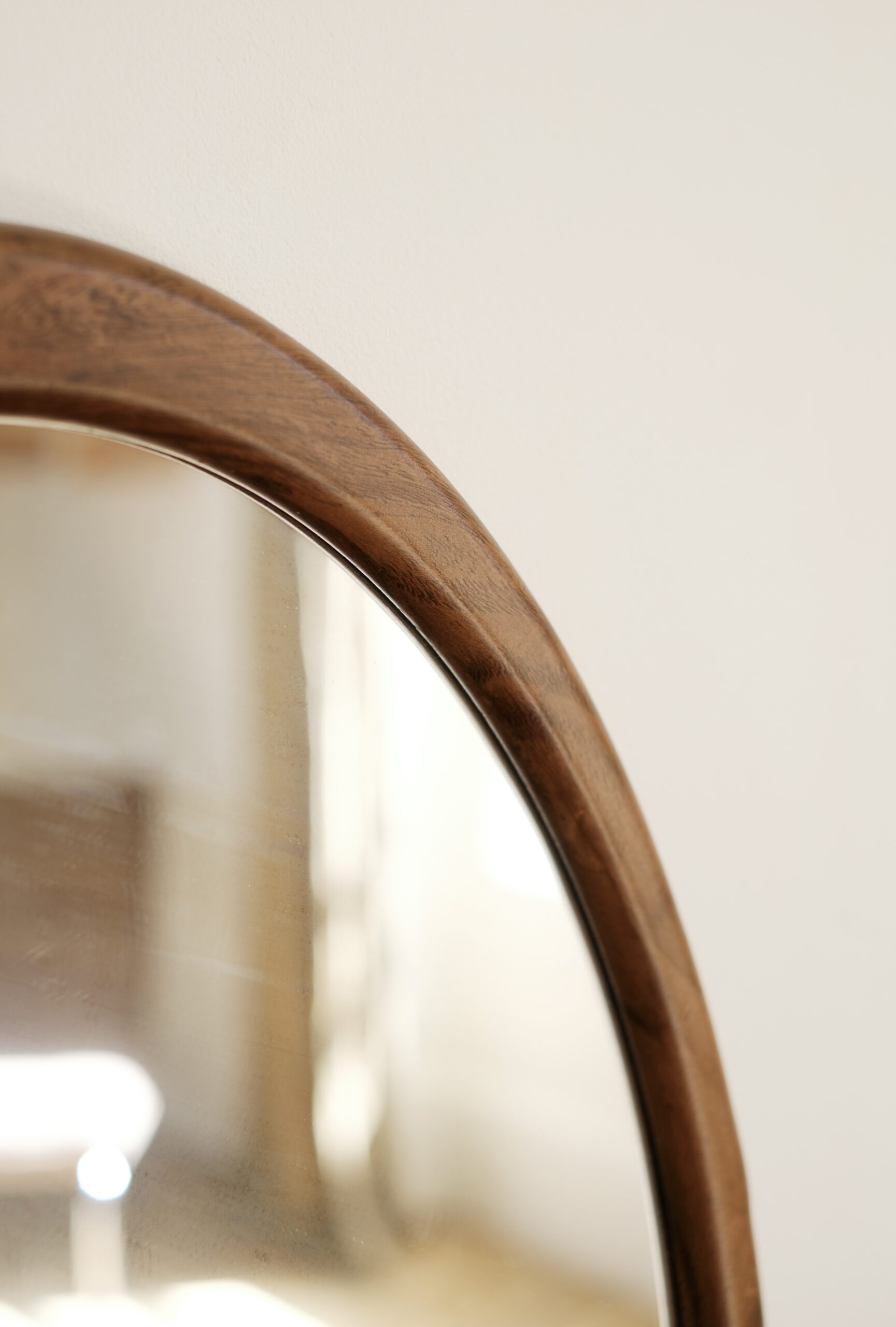 Miroir organique en bois - 2 tailles – Image 2
