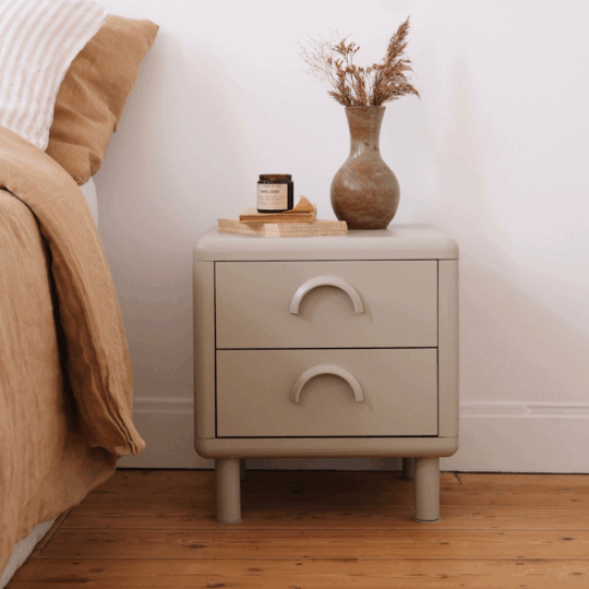 table de chevet en métal beige