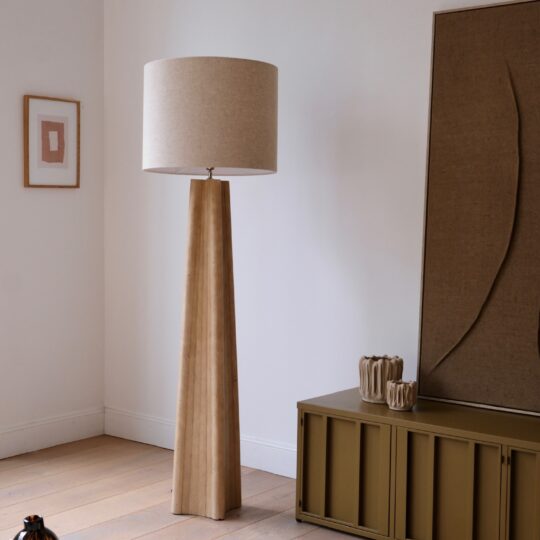 Lampadaire en bois de manguier