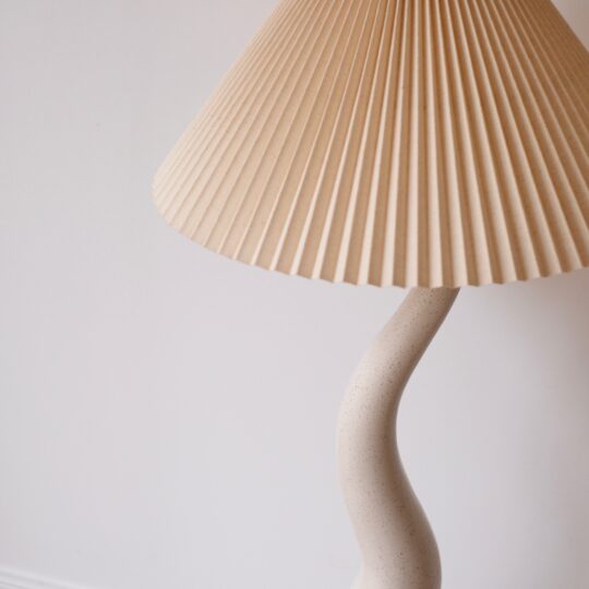 détail lampe organique ondulée
