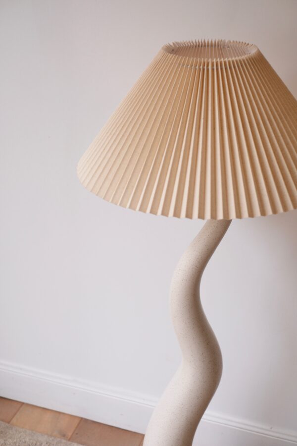 détail lampe organique ondulée