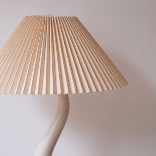 détail lampe organique ondulée