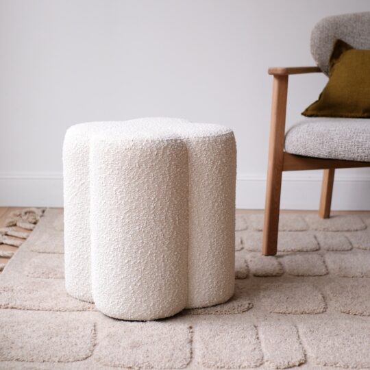 pouf bouclette crème