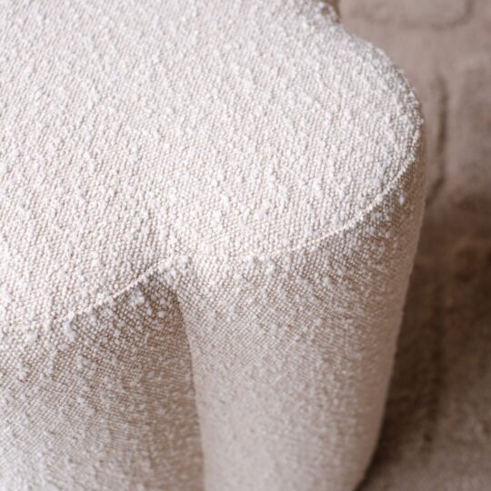 pouf bouclette crème détail