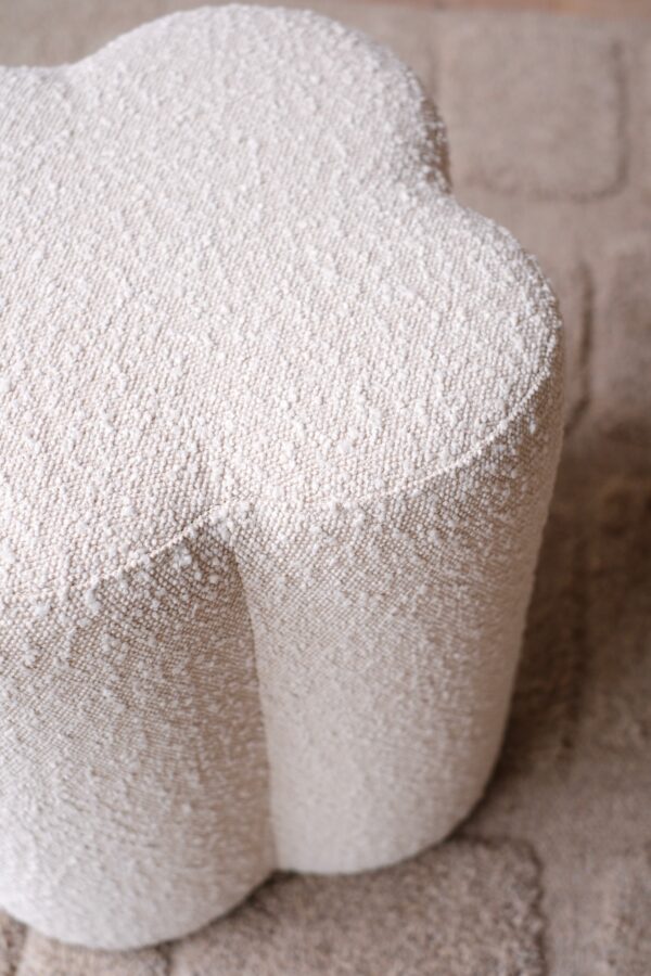 pouf bouclette crème détail