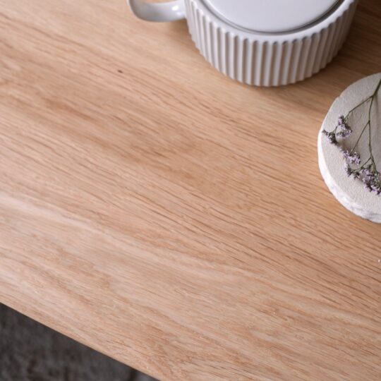 détail table basse chêne naturel