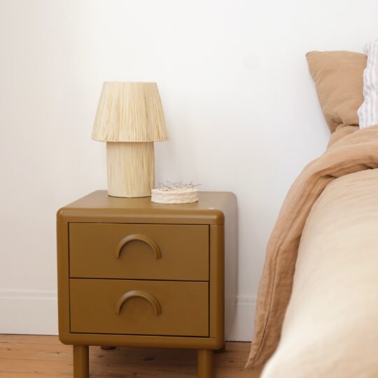 lampe à poser en raphia