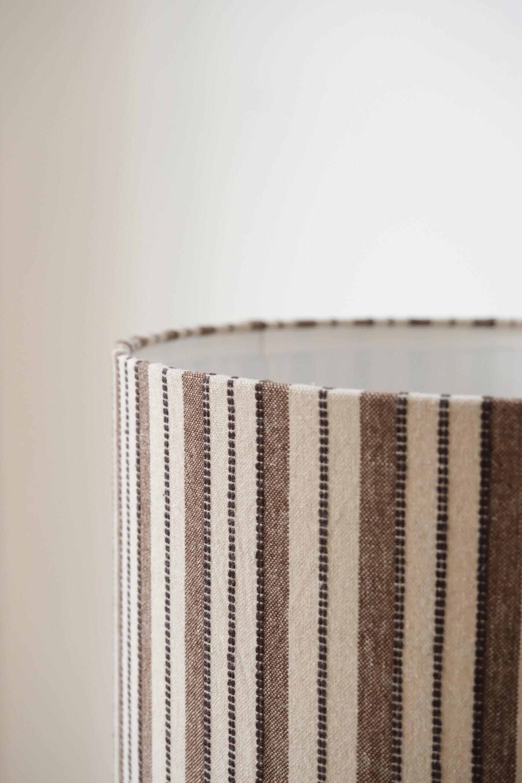 Lampe à poser artisanale en grès – Image 4