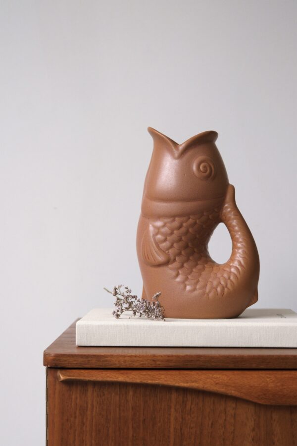 pichet poisson marron mat