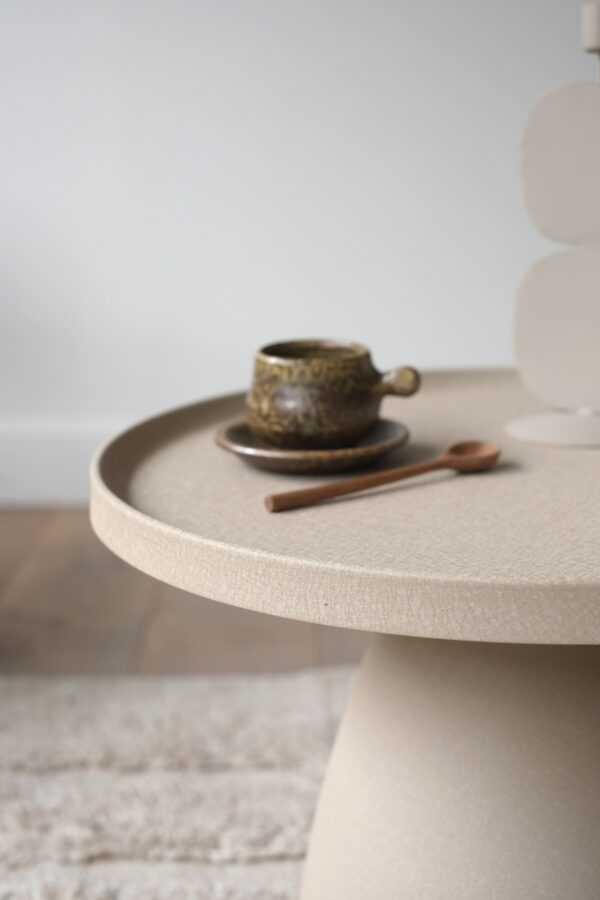 Table d'appoint métal beige texturé