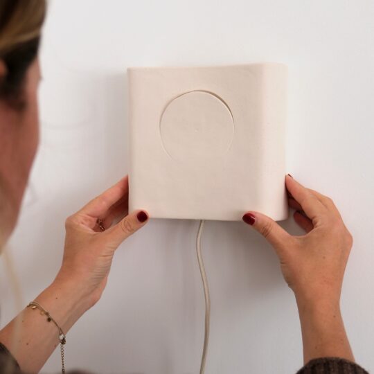 applique mural en céramique