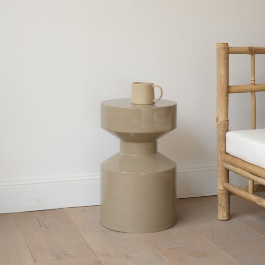 bout de canapé beige