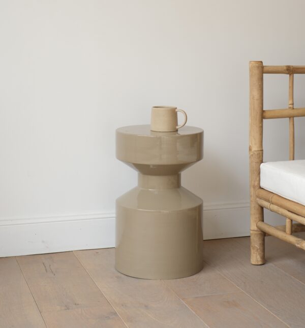 bout de canapé beige