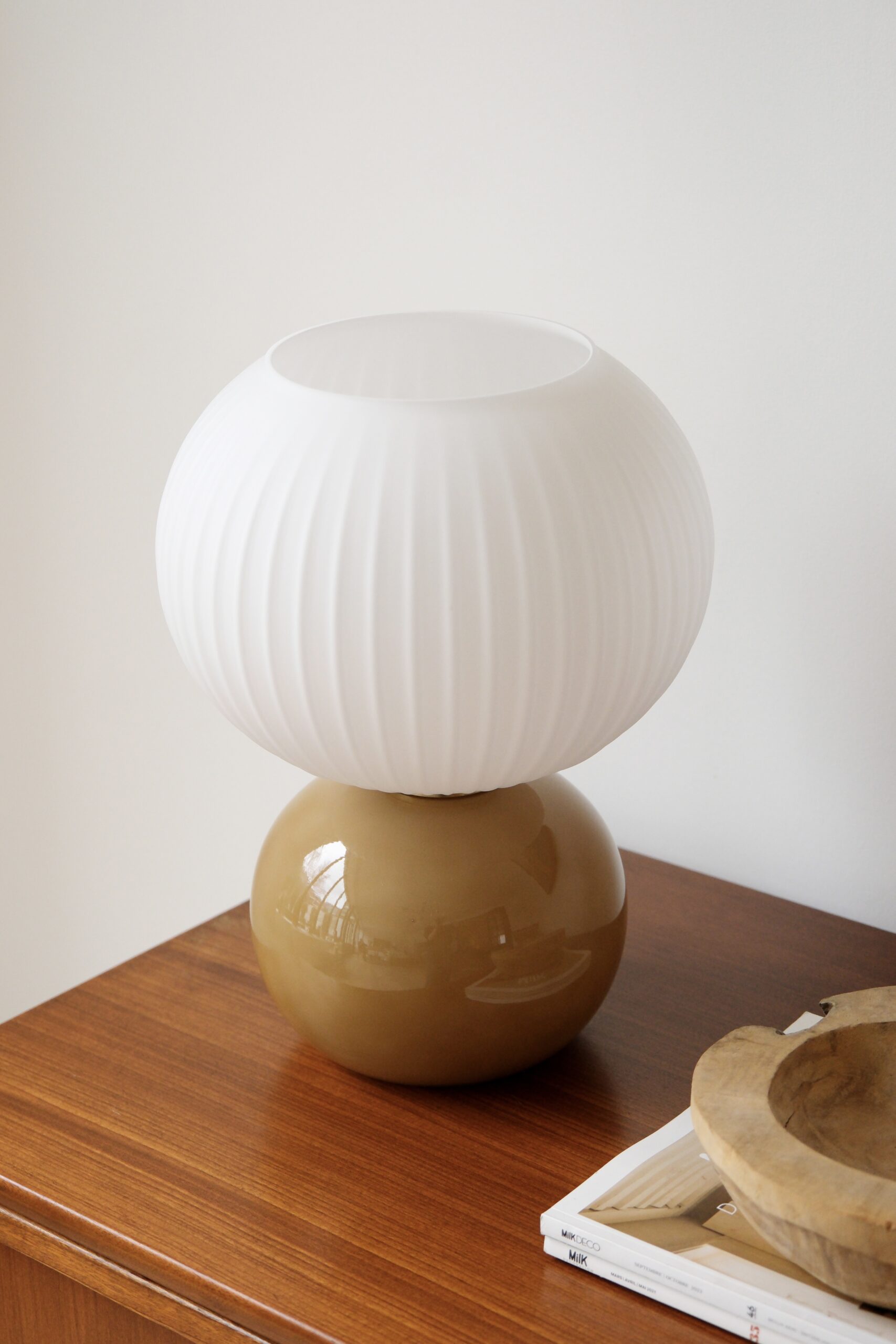Lampe de table Globe – Image 2