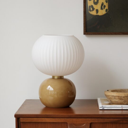 Lampe de table Globe – Image 1