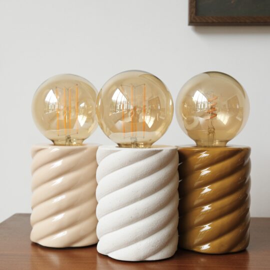 Petite lampe à poser torsadée Nina – Image 4