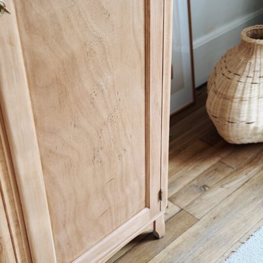 Armoire vintage en bois brut – Image 6