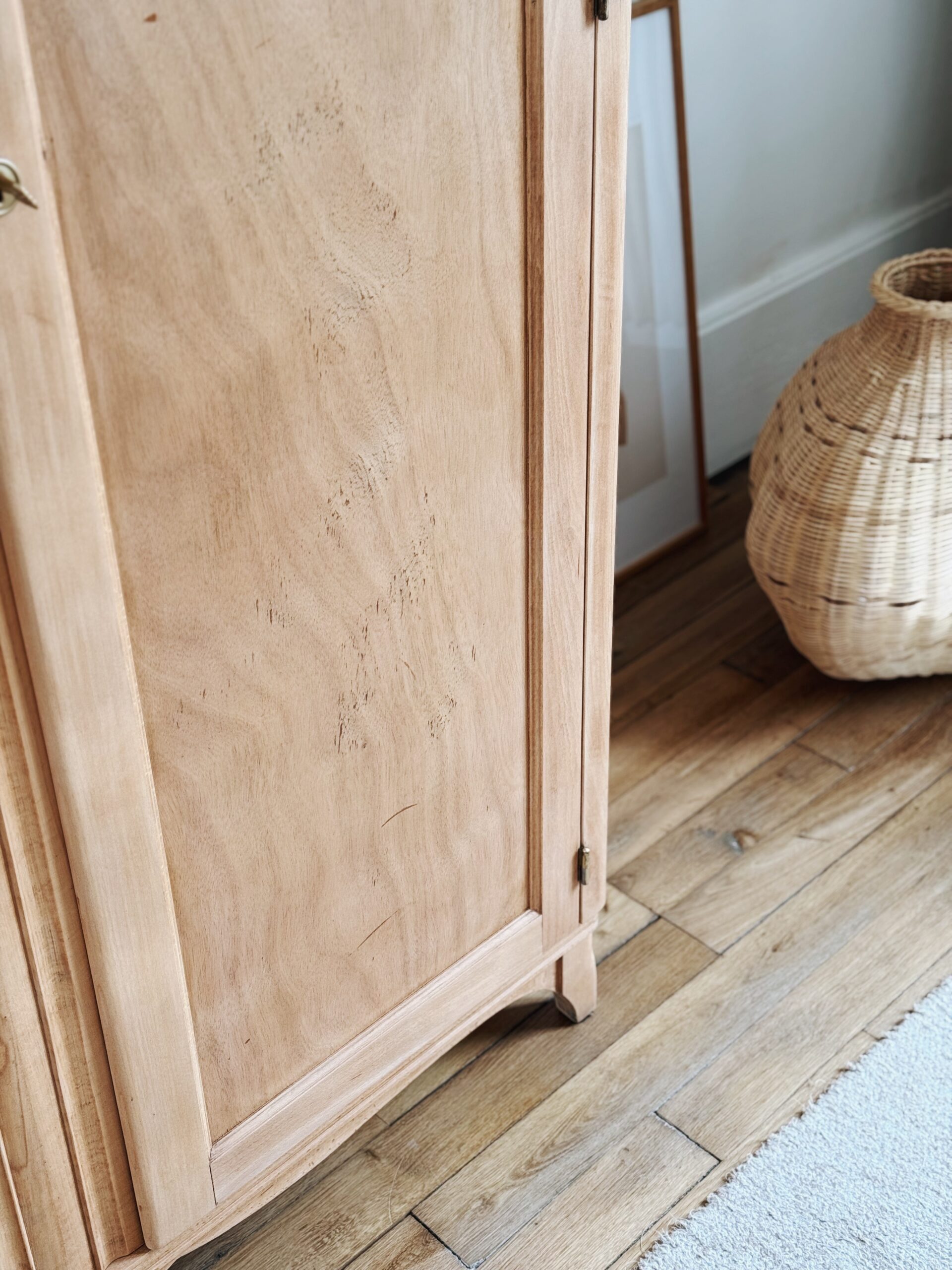 Armoire vintage en bois brut – Image 6
