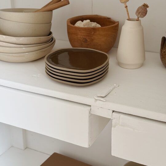 Armoire parisienne vintage en bois – Image 6