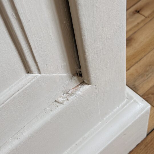 Armoire parisienne vintage en bois – Image 8