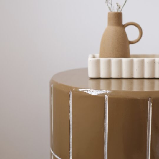 Bout de canapé carreaux marron – Image 2