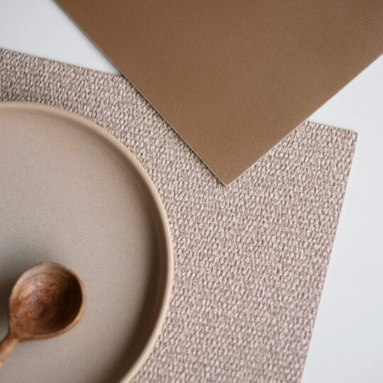 set de table beige rectangulaire