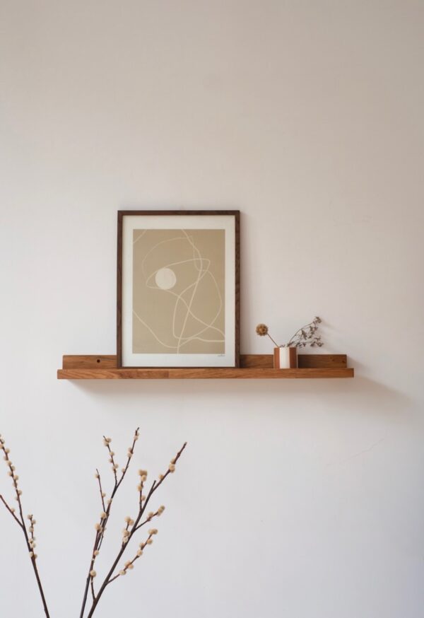 étagère porte cadre en chêne