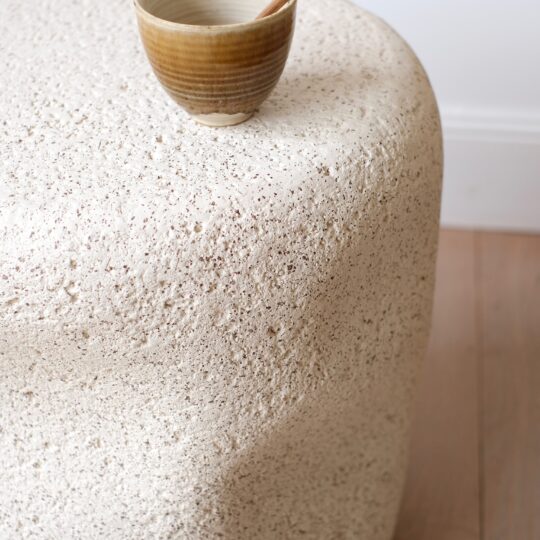 tabouret aspect pierre détail