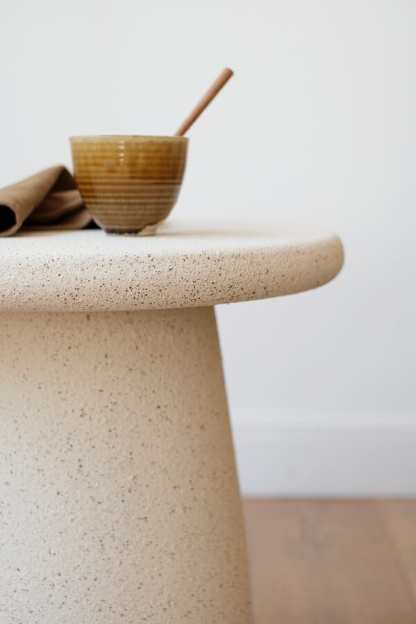 table d'appoint ronde aspect pierre