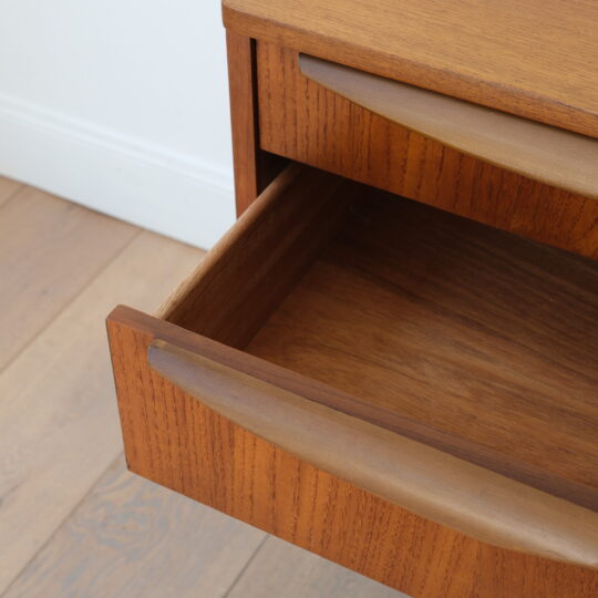 enfilade teck détail