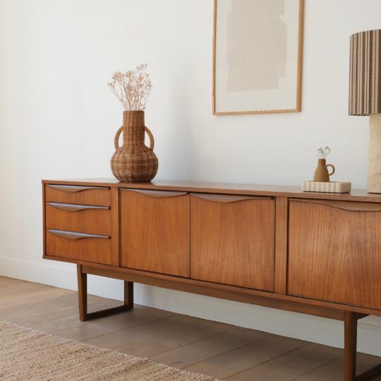 enfilade teck pieds traîneaux