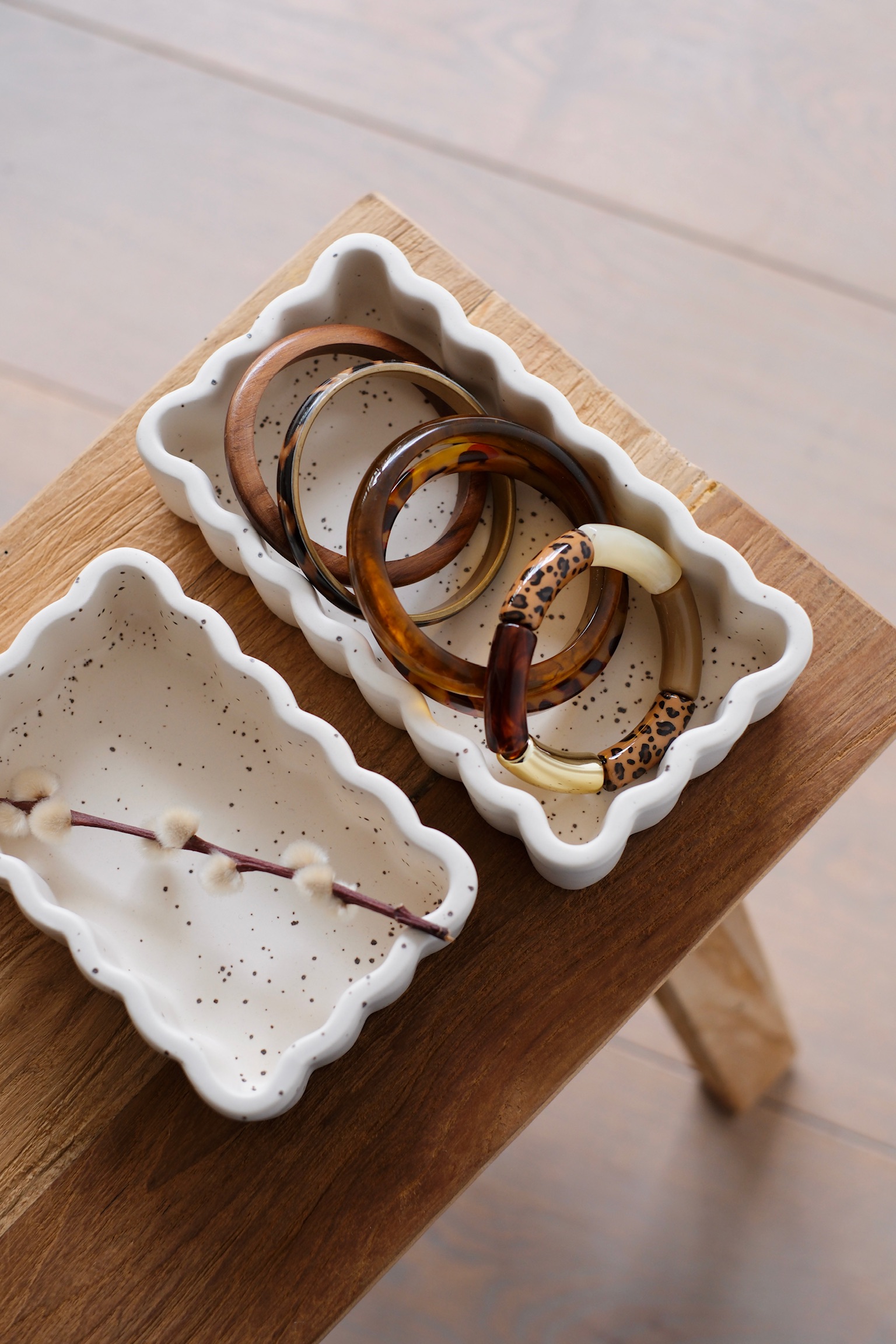 vide poche céramique beige