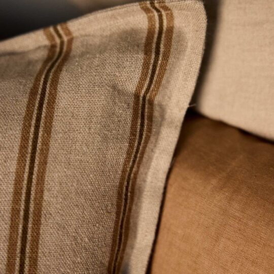 Housse de coussin rayures corde/ noisette – Image 2