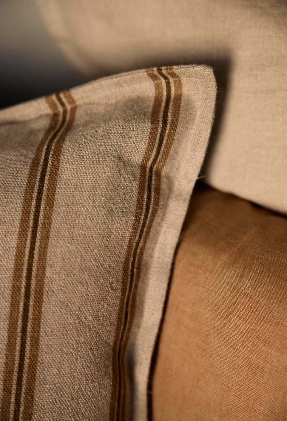 Housse de coussin rayures corde/ noisette – Image 2