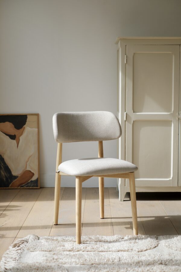 Chaisetable-1 Chaise de salle à manger en tissu beige et bois