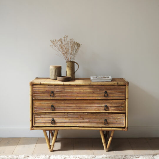commode en rotin vintage
