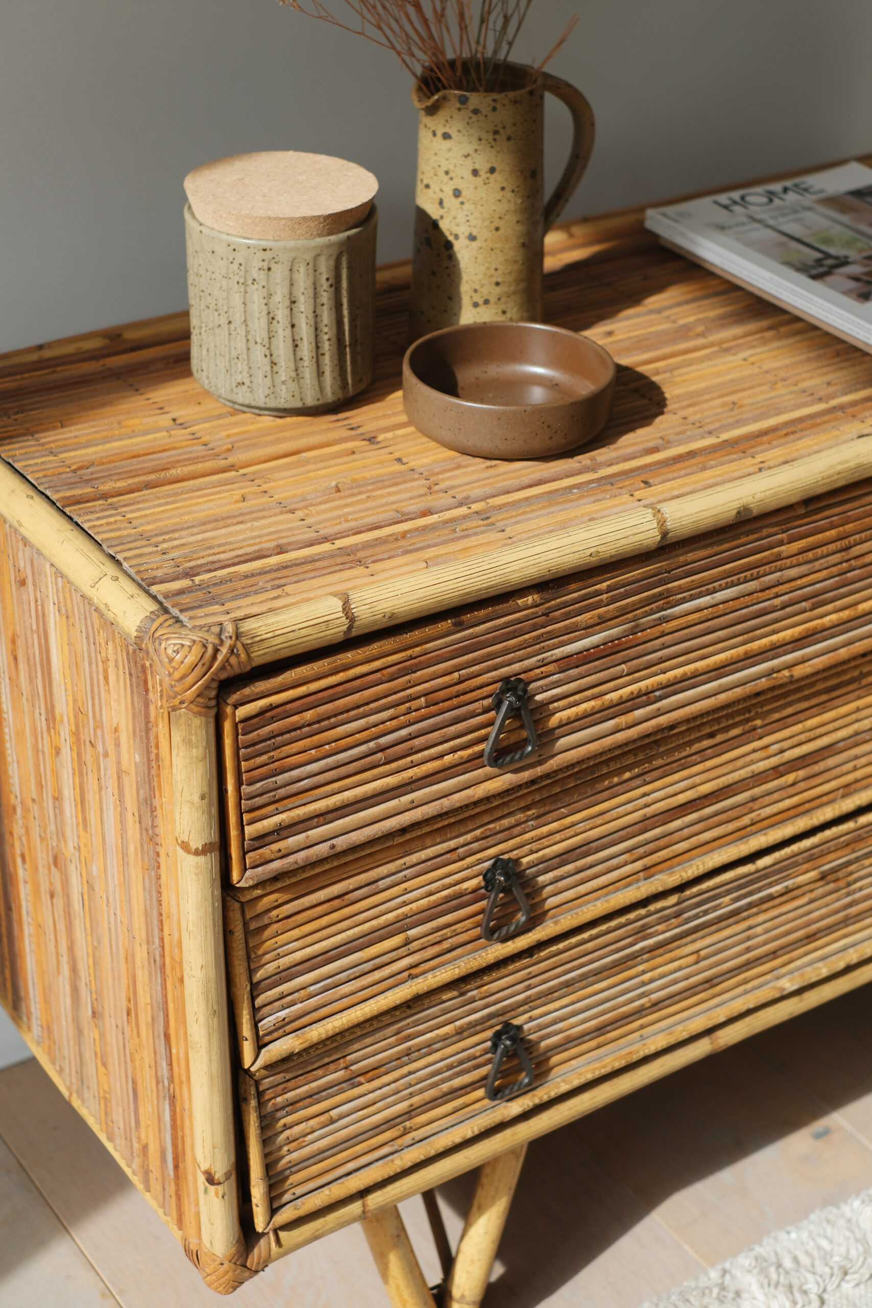 Commode vintage en rotin 3 tiroirs – Image 2