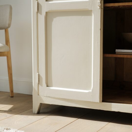 Petite armoire parisienne vintage en bois – Image 4