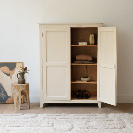 Petite armoire parisienne vintage en bois – Image 2