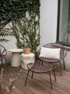Un avant goût d’été 🌞 Le soleil est là, il est temps d’aménager nos terrasses / jardins ! Nouveautés sur Sélection M : La gamme de bancs & fauteuils en polypropylène, résistant à tous les temps !