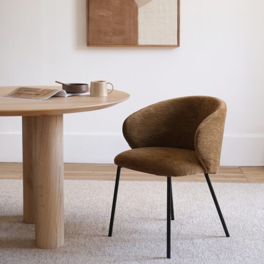 Chaise Enveloppante Marron