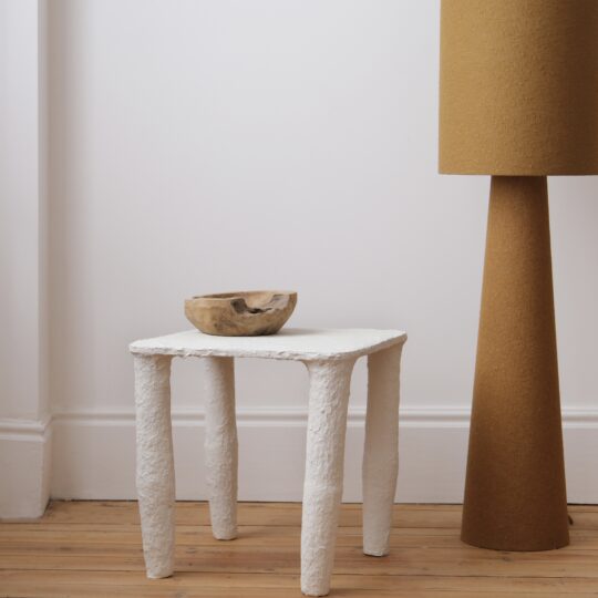table d'appoint papier mâché