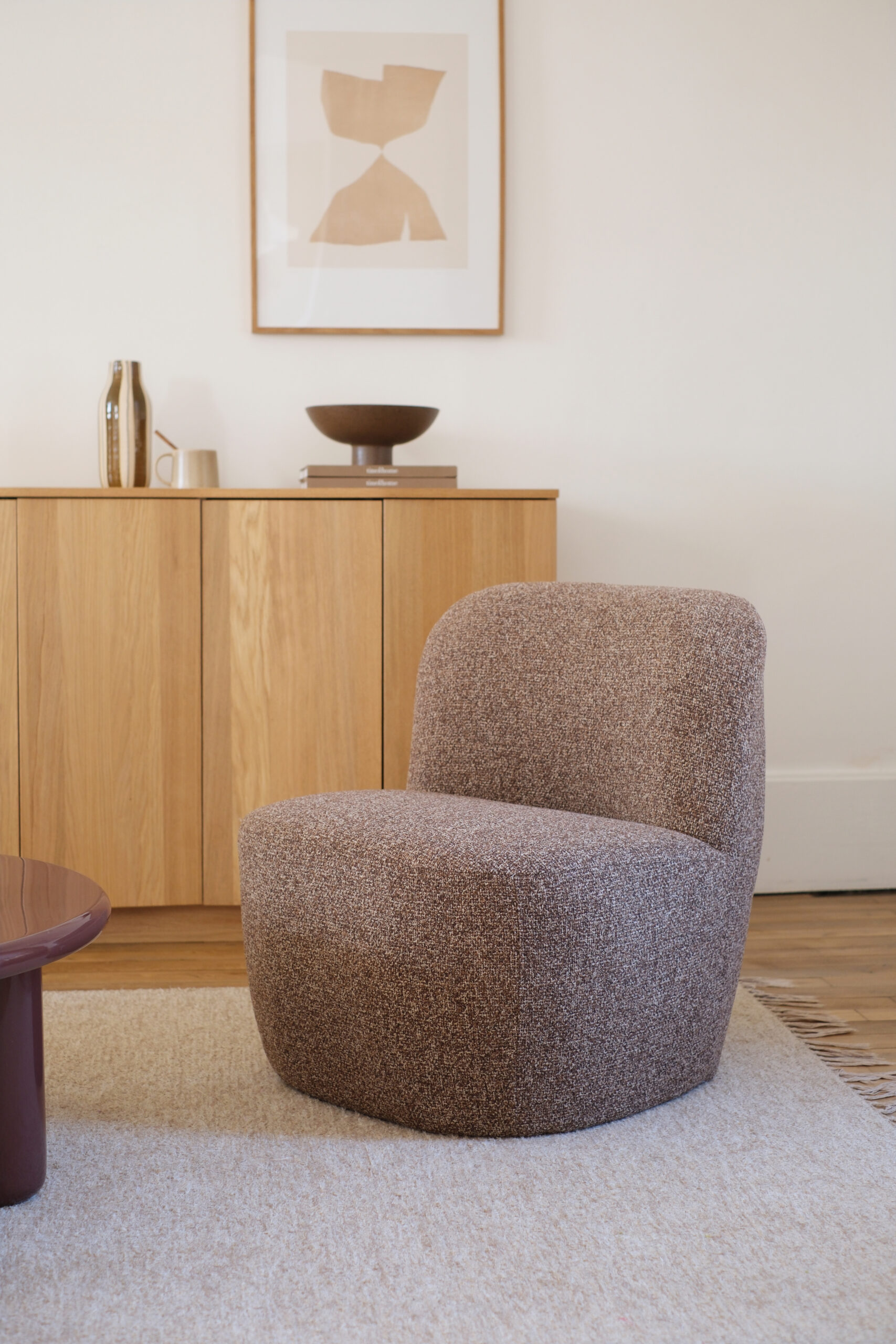 fauteuil arrondi brun