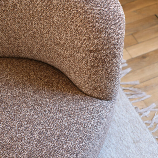 détail fauteuil pouf