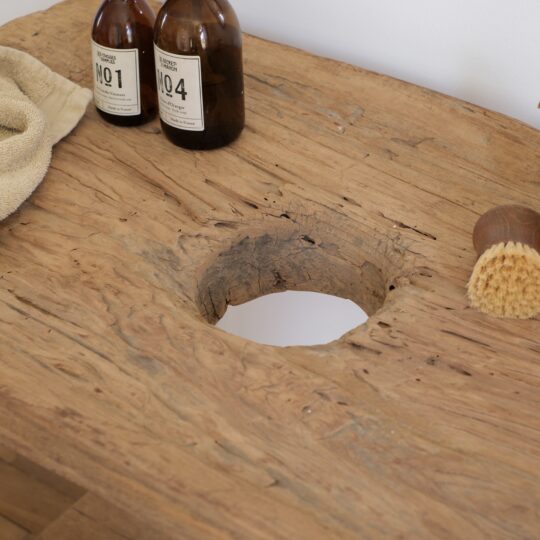 Console de salle de bain - ancien broyeur de riz indonésien – Image 3