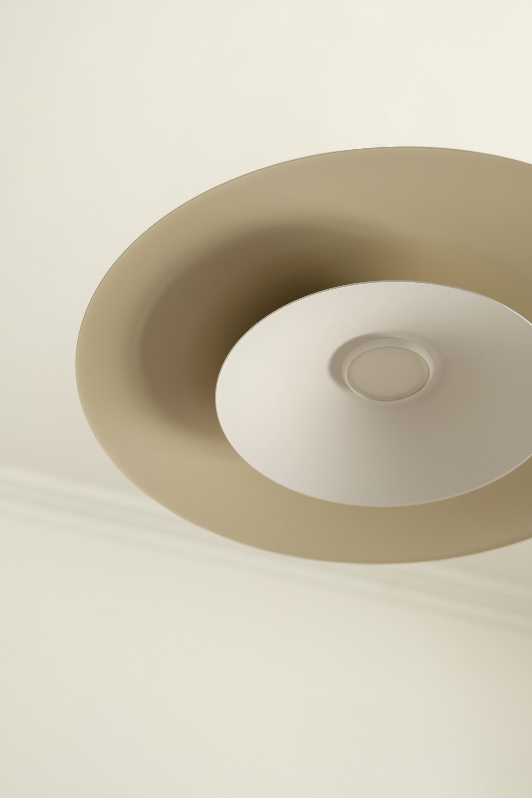 Suspension métal beige