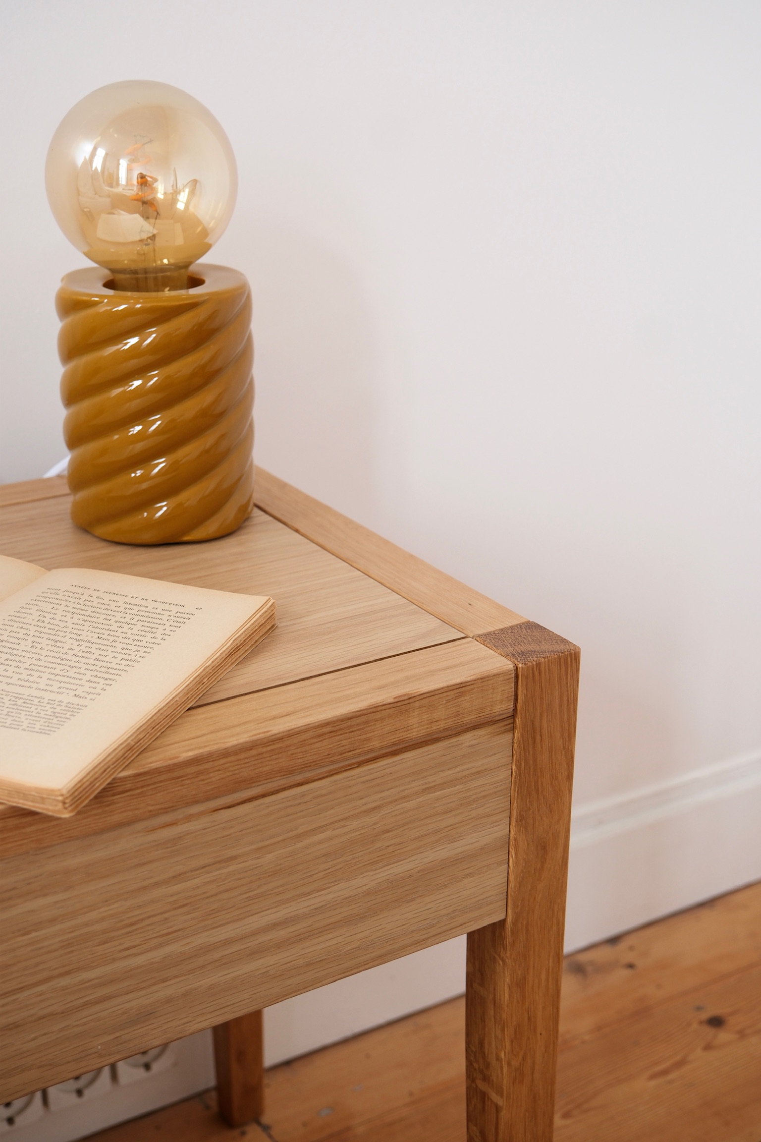 détail table de chevet