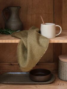 Plateaux, bols, pots, tasses, serviettes, etc… Sélection M c’est aussi une sélection pointues de produits autour de l’art de la table 💛